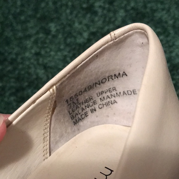 Beautiful Bone Pumps - Picture 7 of 8